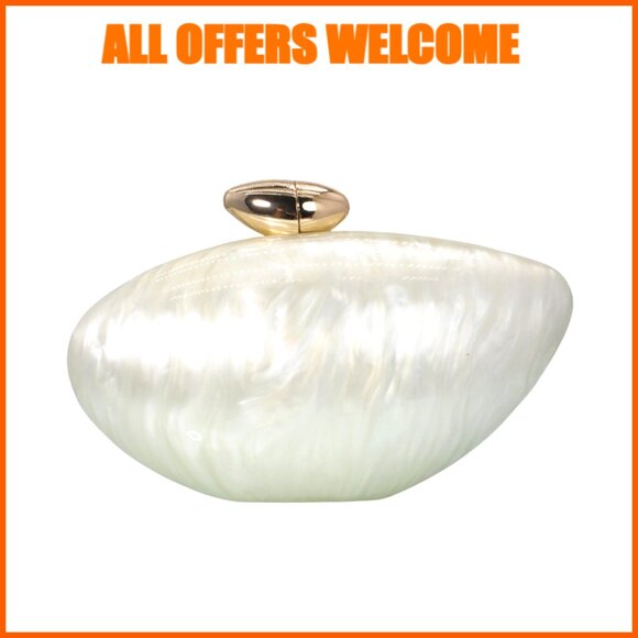 Shell Shape Acrylic Clutch with Detachable Chain for Evening Events